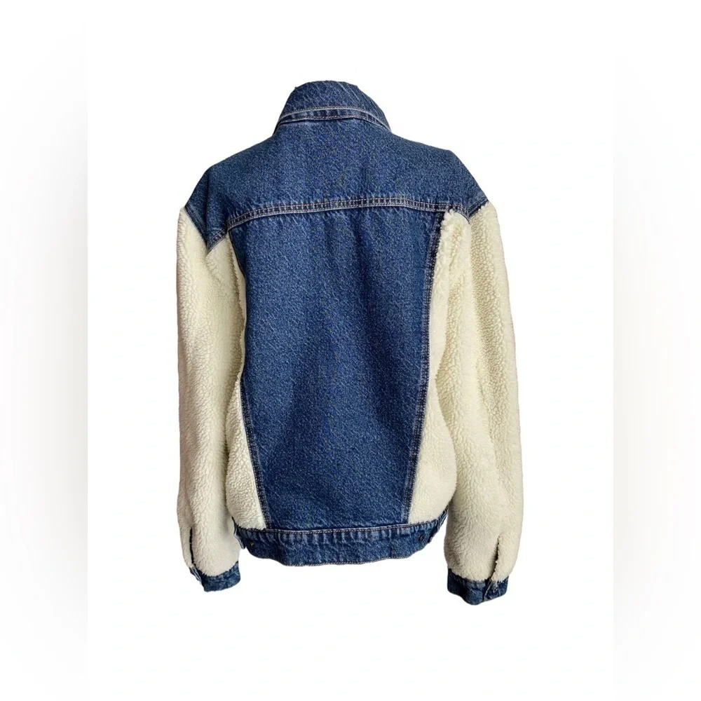 LEVI'S PIECED SHERPA EX-BOYFRIEND TRUCKER JACKET size M
